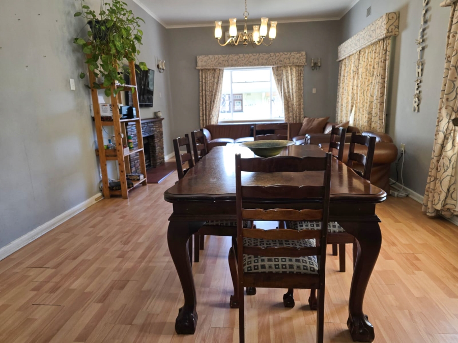 5 Bedroom Property for Sale in Lemoenkloof Western Cape